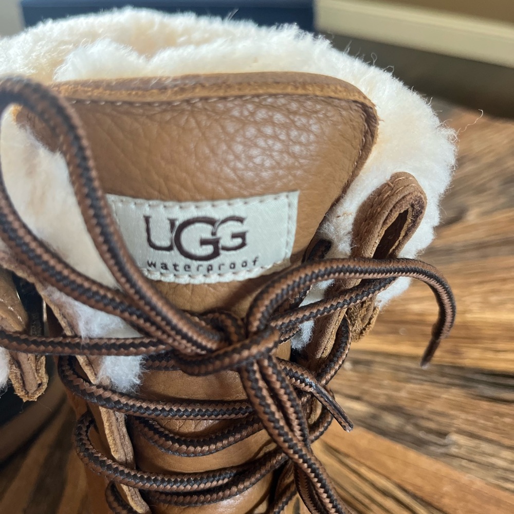 UGG Adirondack III Women’s Chestnut Waterproof Lace-Up Shearling-Trim Boot - Picture 4 of 7